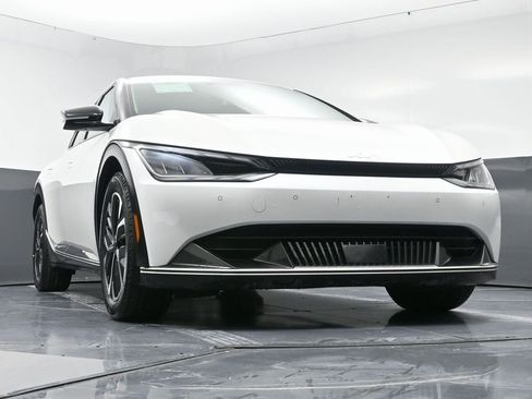 Used 2022 Kia EV6 Wind image 48