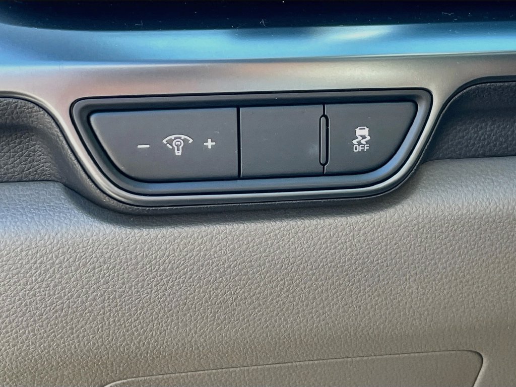 Certified 2025 Kia Carnival FWD image 20
