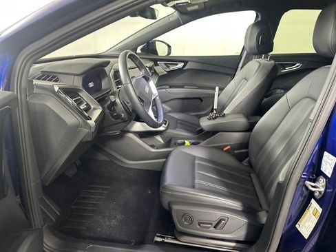 Used 2022 Audi Q4 e-tron Prestige image 11