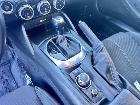 Used 2018 FIAT 124 Spider Classica w/ Technology & Siriusxm Group image 24