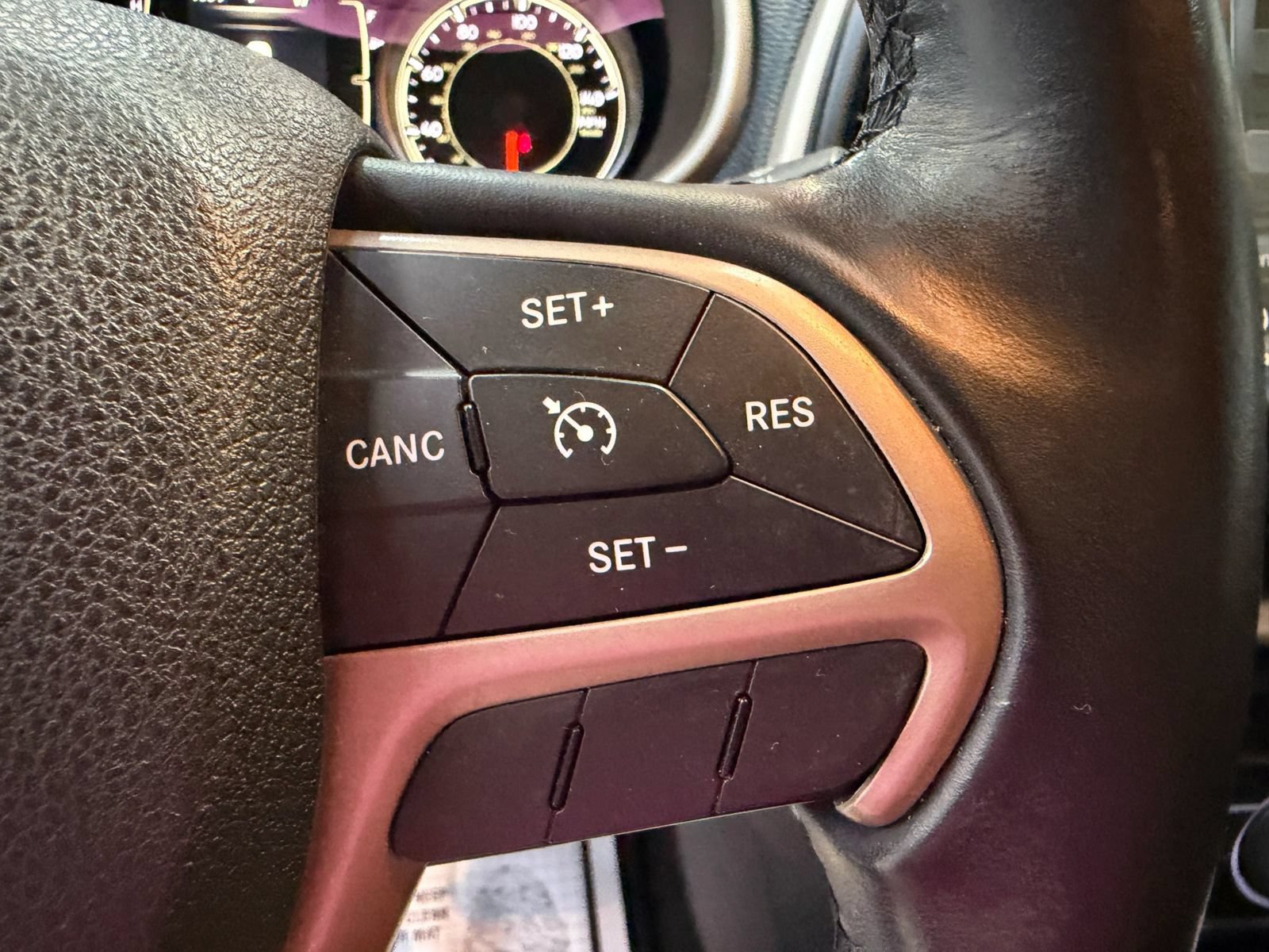 Used 2016 Jeep Cherokee Latitude FWD image 42
