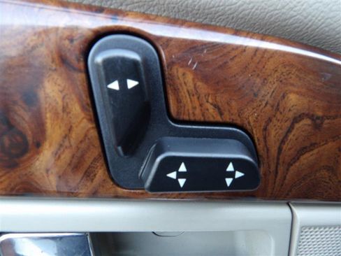 Used 2010 Mercury Grand Marquis LS image 21