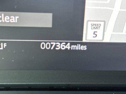 Used 2025 Land Rover Discovery Sport S image 31