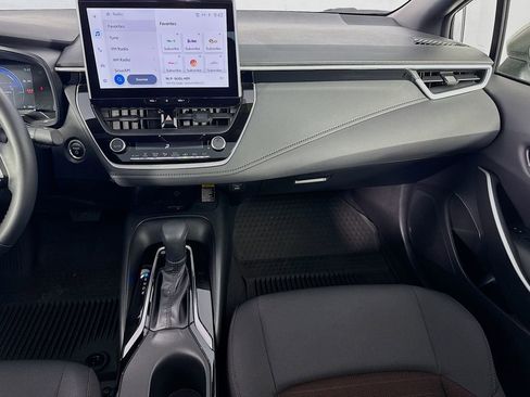 Used 2025 Toyota Corolla SE w/ SE Premium Package image 24