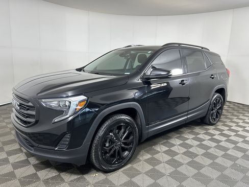 Used 2021 GMC Terrain SLE w/ Driver Convenience Package image 1