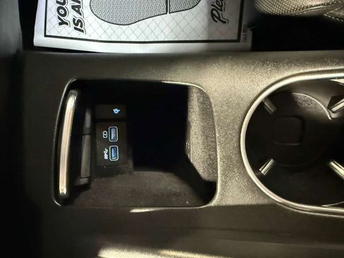 Used 2025 Genesis GV70 2.5T AWD/4WD image 17
