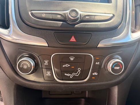 Used 2020 Chevrolet Equinox LT FWD image 29