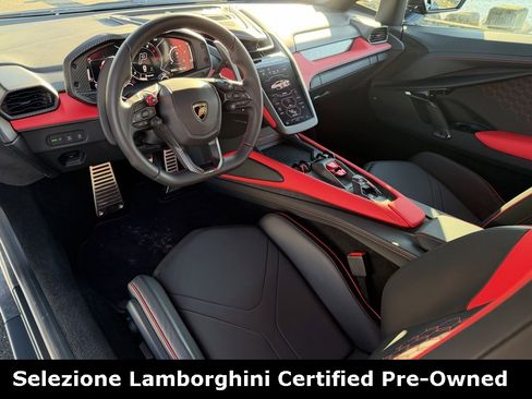 Used 2024 Lamborghini Revuelto image 22