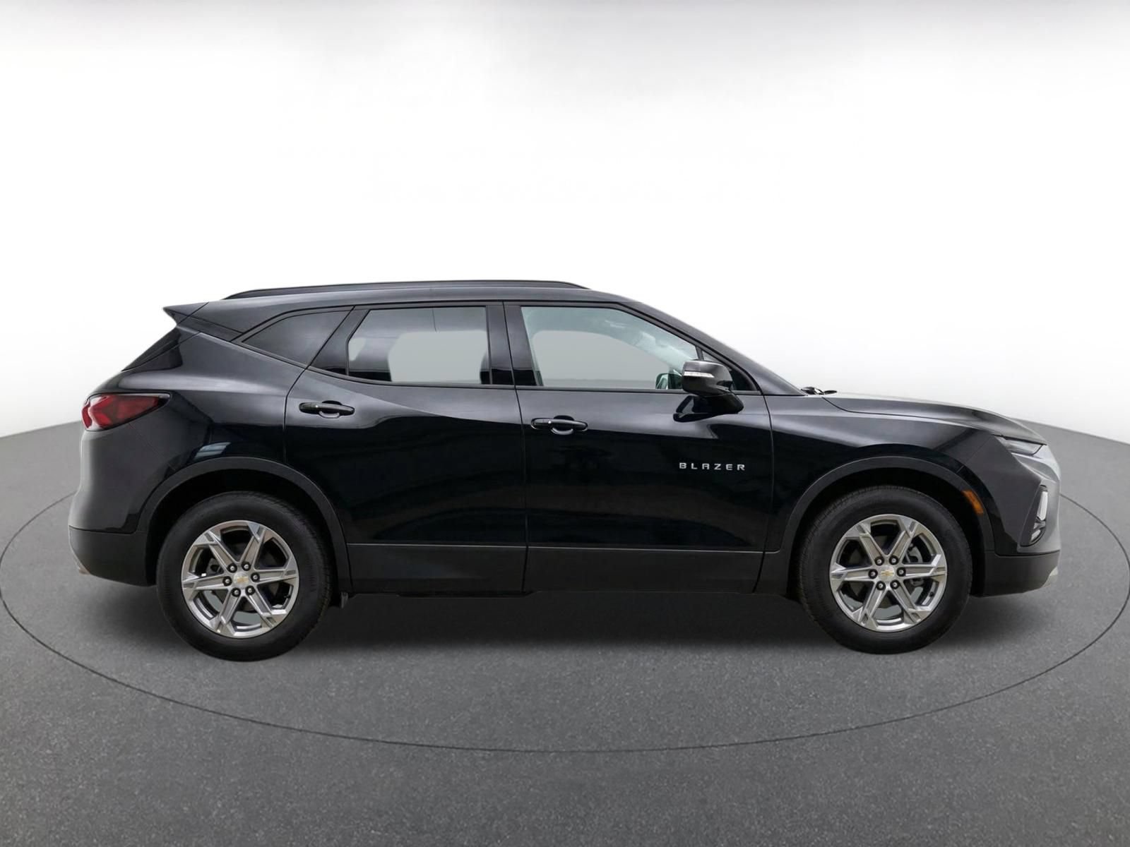 Used 2025 Chevrolet Blazer LT FWD image 13