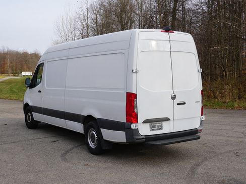 Used 2019 Freightliner Sprinter 170 image 3