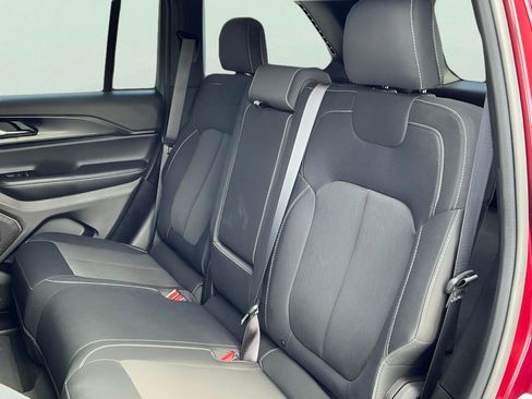 Used 2025 Jeep Grand Cherokee Laredo w/ Trailer Tow Package image 25