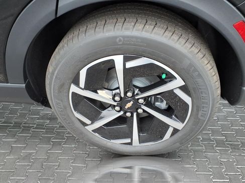 New 2026 Chevrolet Equinox EV LT FWD image 12