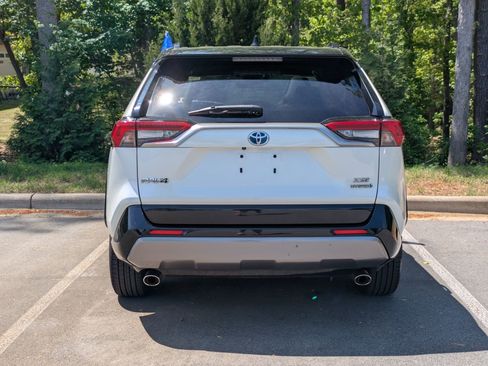 Used 2020 Toyota RAV4 XSE w/ XSE Grade Weather Package AWD/4WD image 4