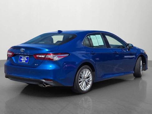 Used 2019 Toyota Camry XLE w/ Carpet Mat Package FWD image 6