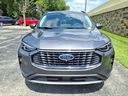 Used 2023 Ford Escape Platinum AWD/4WD image 3
