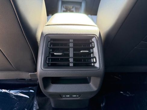 New 2026 Volkswagen Tiguan SE R-Line FWD image 8