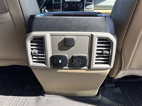 Used 2017 Ford F250 Lariat w/ Chrome Package image 21