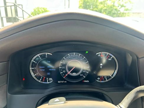 Used 2017 Cadillac Escalade ESV Premium Luxury image 20