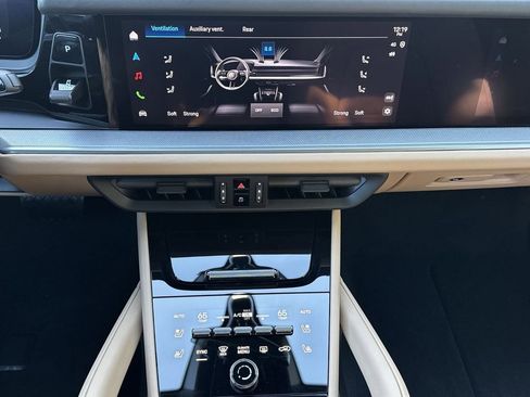 New 2026 Porsche Cayenne AWD/4WD image 15