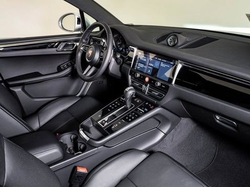 New 2026 Porsche Macan image 14