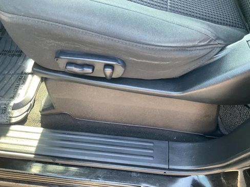 Used 2013 Nissan Titan SV w/ SV Premium Utility Pkg image 11