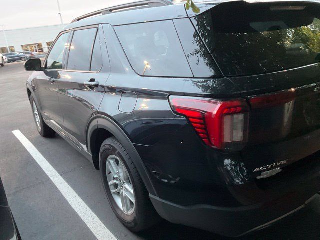 Used 2026 Ford Explorer Active w/ Active Comfort Package RWD image 8