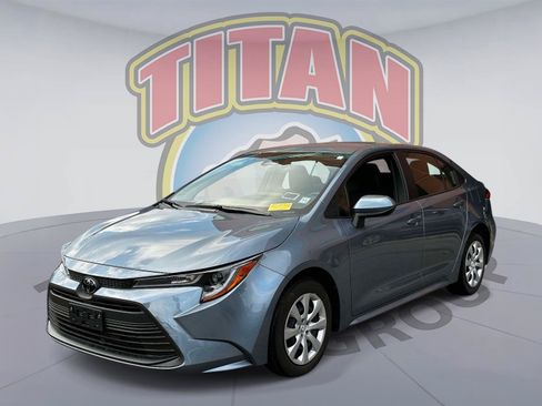 Used 2023 Toyota Corolla LE w/ Carpet Mat Package (TMS) FWD image 2