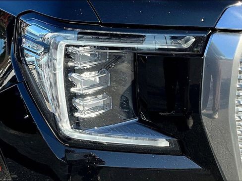 Used 2021 GMC Yukon Denali w/ Advanced Technology Package image 33