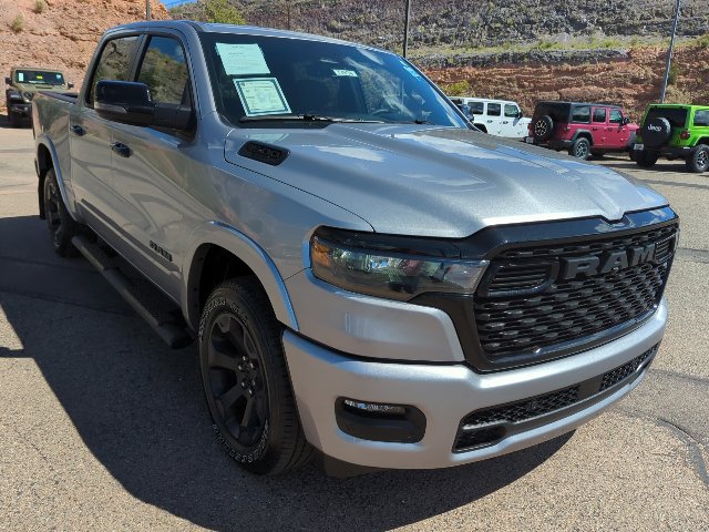 Used 2025 RAM 1500 Big Horn AWD/4WD image 3