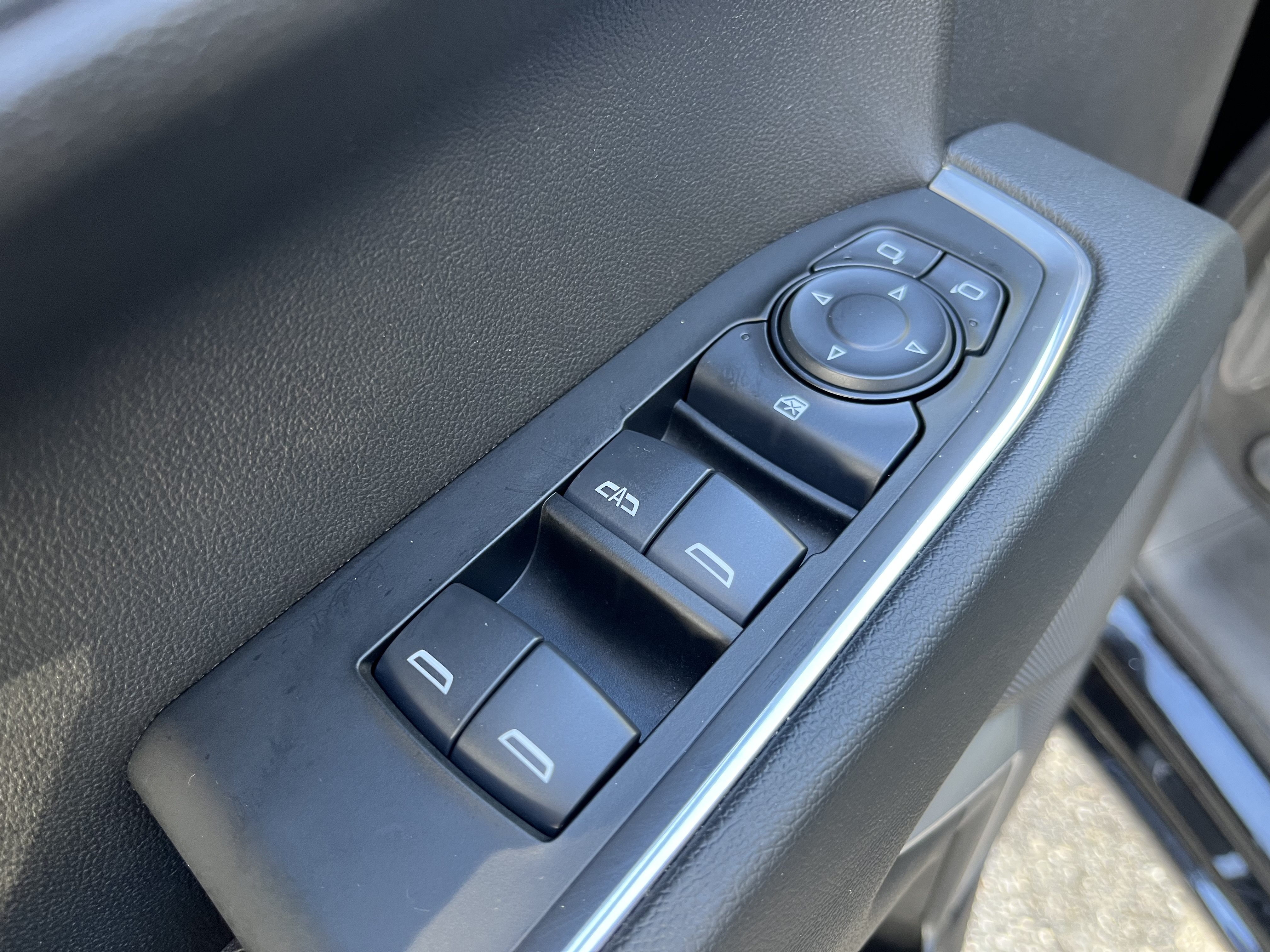 Used 2024 Chevrolet Silverado 1500 LT AWD/4WD image 14