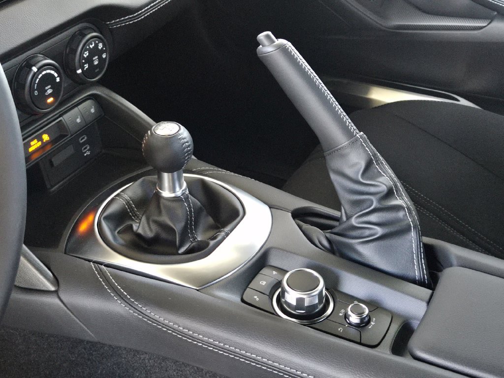 New 2026 MAZDA MX-5 Miata Club w/ Interior Package RWD image 5