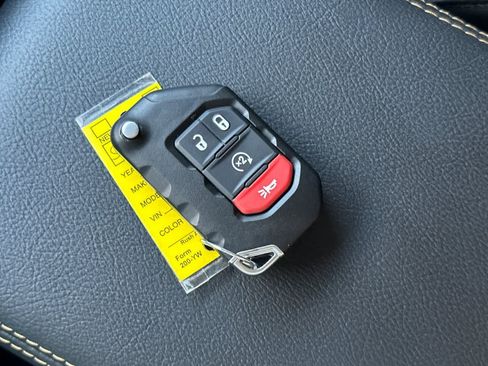 Used 2025 Jeep Gladiator Sport AWD/4WD image 28