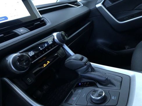 Certified 2025 Toyota RAV4 LE AWD/4WD image 29