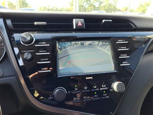 Used 2020 Toyota Camry LE image 26