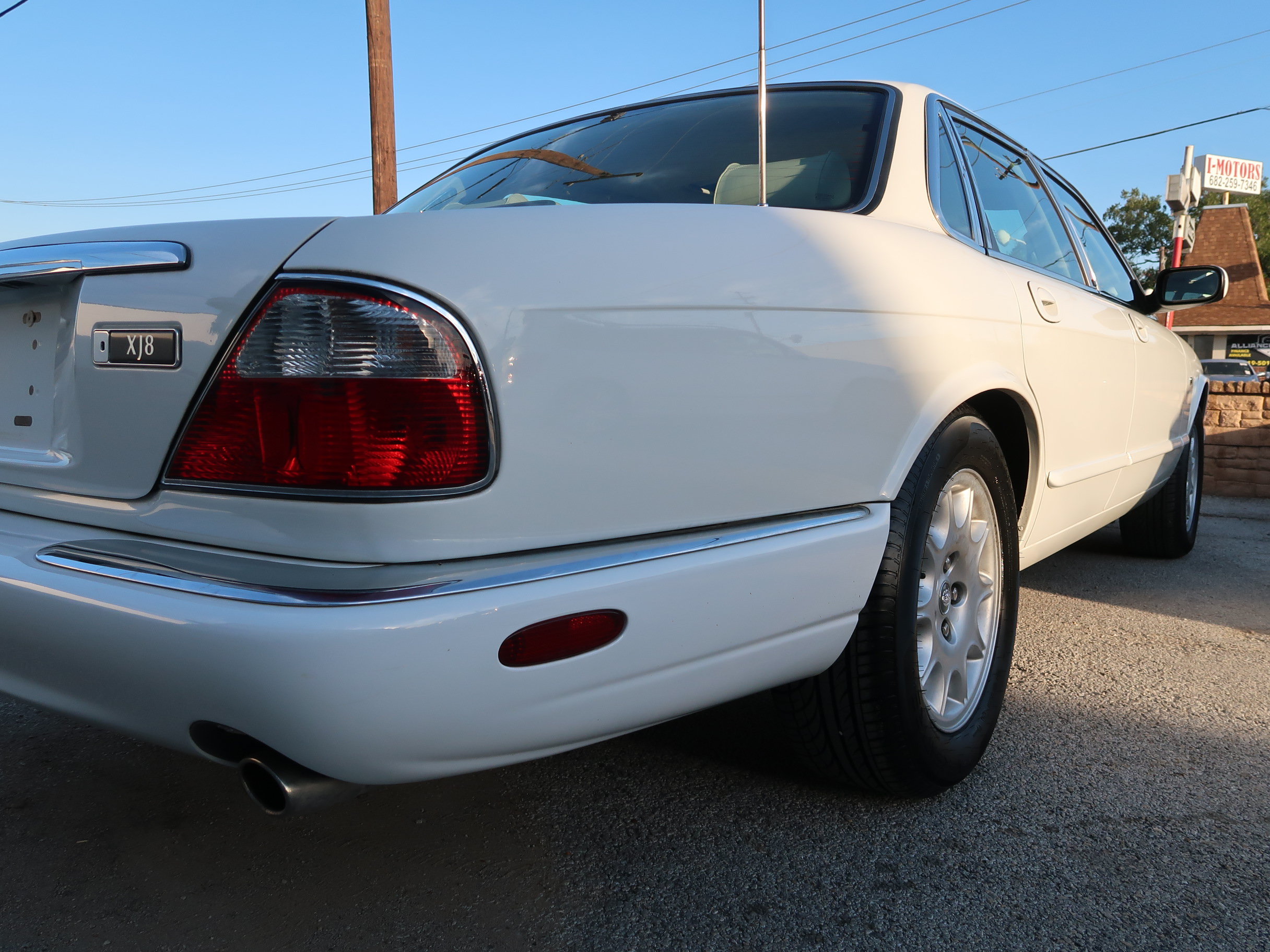 Used 1999 Jaguar XJ8 RWD image 12