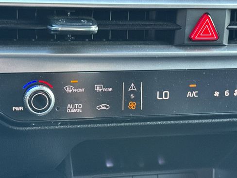 Certified 2025 Kia Sorento S image 29