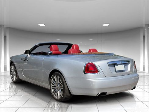 Used 2016 Rolls-Royce Dawn image 25