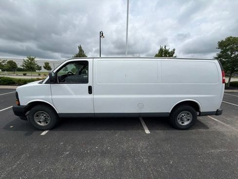 Used 2013 Chevrolet Express 3500 Extended RWD image 11