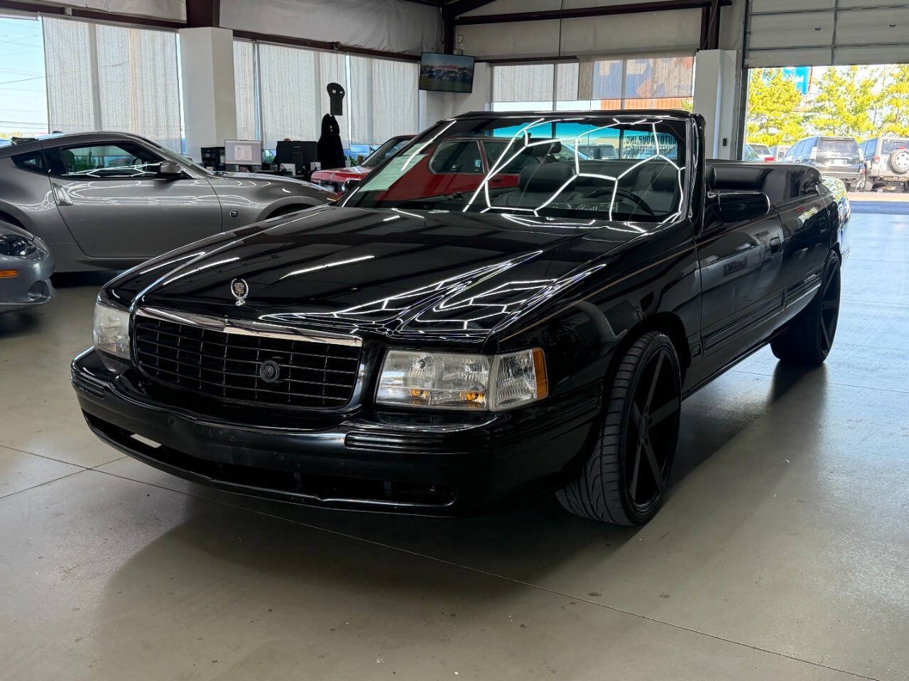 Used 1998 Cadillac De Ville FWD image 5
