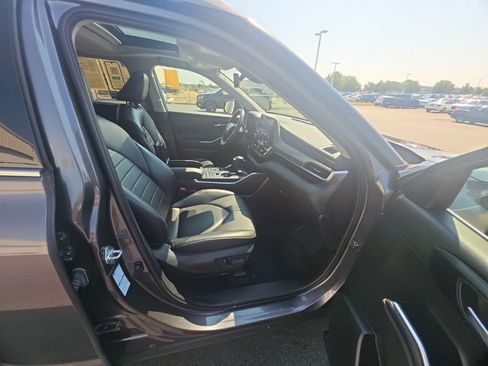 Used 2022 Toyota Highlander XLE AWD/4WD image 33