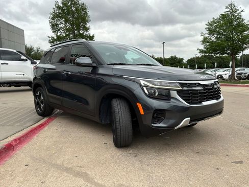 Used 2025 Kia Seltos S image 4