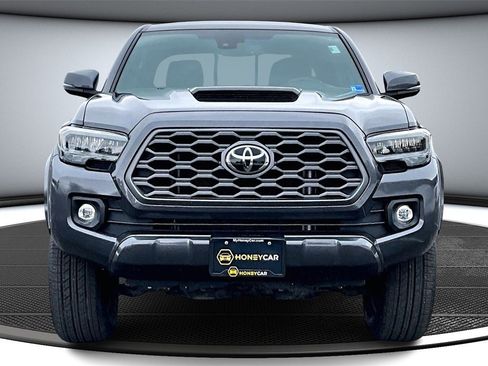 Used 2023 Toyota Tacoma TRD Sport image 2