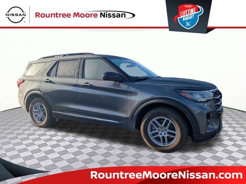 Used 2025 Ford Explorer Active w/ Active Comfort Package image 1