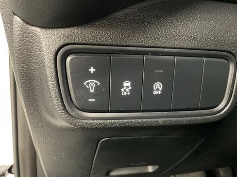 Used 2025 Kia Soul LX w/ LX Technology Package FWD image 29