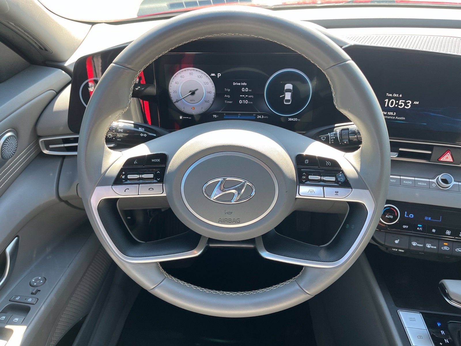 Used 2023 Hyundai Elantra SEL w/ Convenience Package FWD image 20