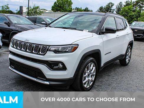 Used 2025 Jeep Compass Limited AWD/4WD image 3