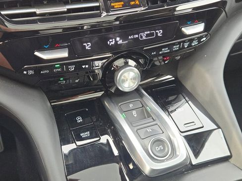 Certified 2025 Acura MDX w/ Technology Package image 32