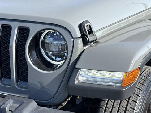 Used 2022 Jeep Wrangler Unlimited Sahara AWD/4WD image 23