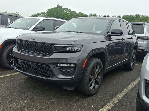 New 2025 Jeep Grand Cherokee Limited AWD/4WD image 1