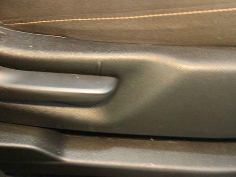 Used 2020 Chevrolet Traverse LT w/ Driver Confidence II Package image 12